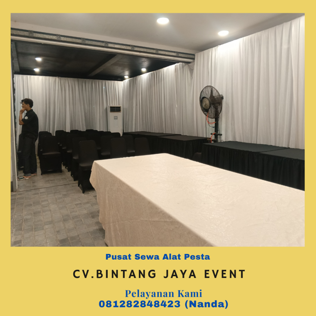 Sewa Meja Kursi Tirai Putih Dan Karpet Jakarta
